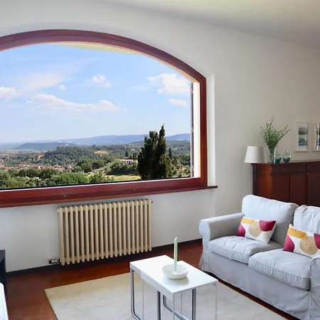 Willa Donatelli - Spacious Panoramic Villa, Perfect For Visiting Tuscany